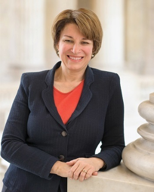Amy Klobuchar congressional portrait