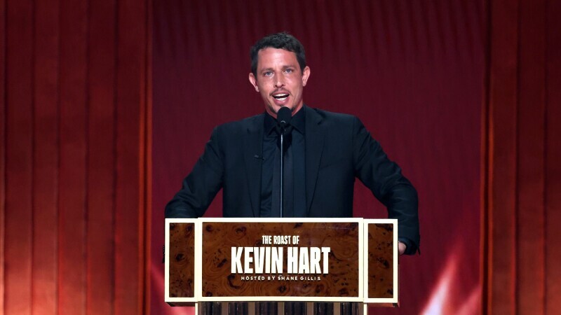 Tony Hinchcliffe's Roast Jokes Couldn't Shock Kevin Hart | Cracked.com