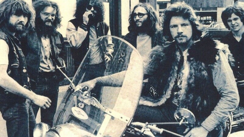 The Very Counterintuitive Inspiration For The Song “Dancing in the Moonlight”