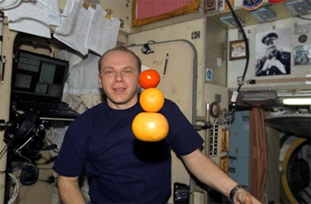 6 Ways Movies Get Space Wrong (by Astronaut Chris Hadfield)