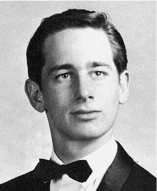 20 Celebrity Yearbook Photos You Might Not Recognize