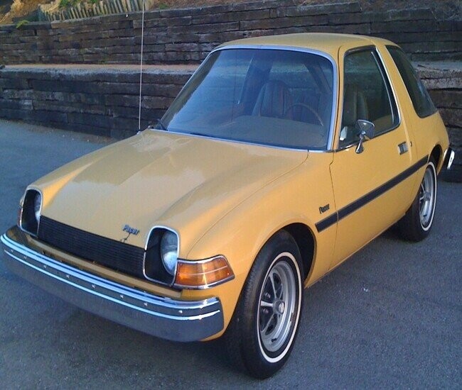 17 Pics Of Old Cars That Look Like They’re From Mars