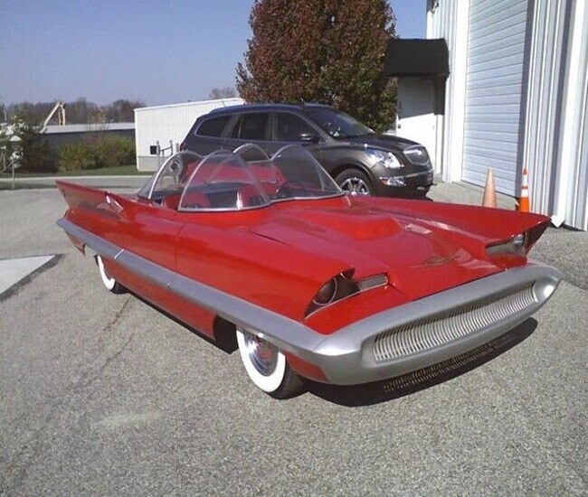 17 Pics Of Old Cars That Look Like They’re From Mars
