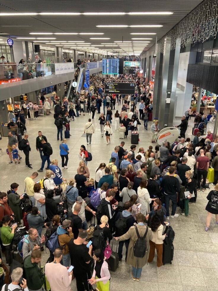 CSt K . Les LA - - FOODS - BROSS