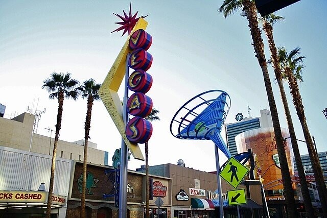 B fin ATTOO PIZZADO CKS CASHED LAU ECKS CASHED Come Party -