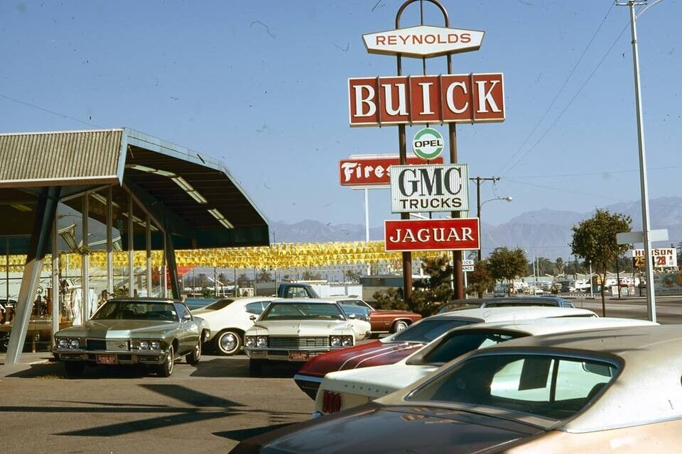 Vintage Photos of What Buying a Car Once Looked Like