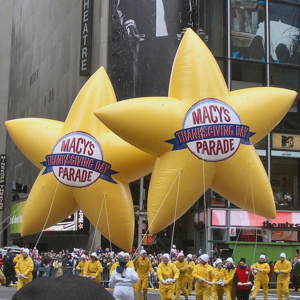 HEATRE I MACY'S THANKSGIVING DAY MACY'S M PARADE THANKSGIVING DAY MINSKOFF THEATRE PARADE Heir themlys