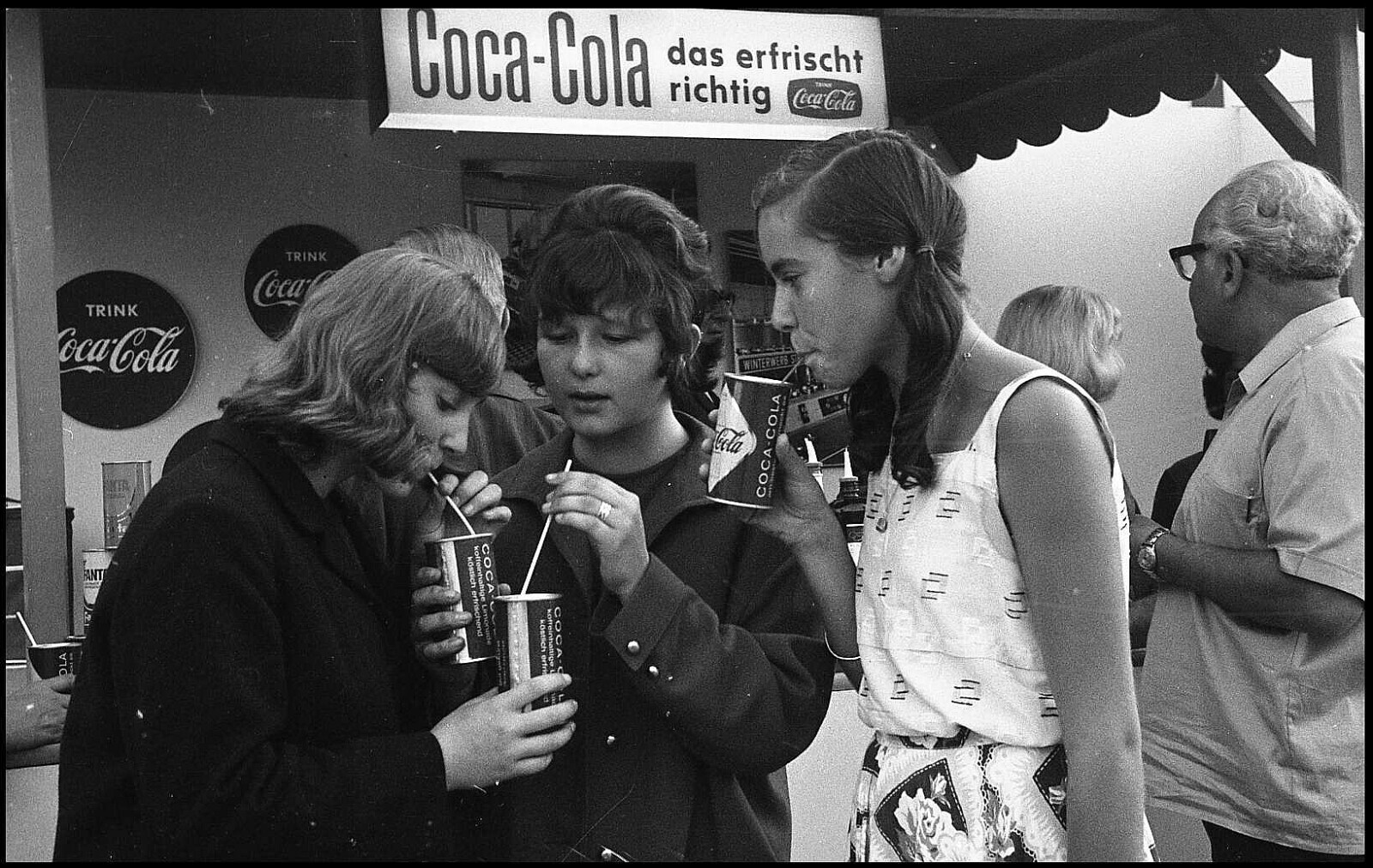 Coca-Cola das richtig erfrischt Coca-Cola TRINS TRINK Coca TRINK Coca-Cola WINTERWERS ST Cola COCA-COLA COCA koffeinhahige Limonade kostich ertrischend FANT COCA- kotreinhaltige kostsch erfrie OLA