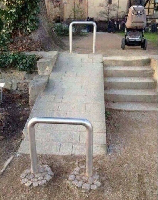 Photos Where Common Sense Has Left the Chat