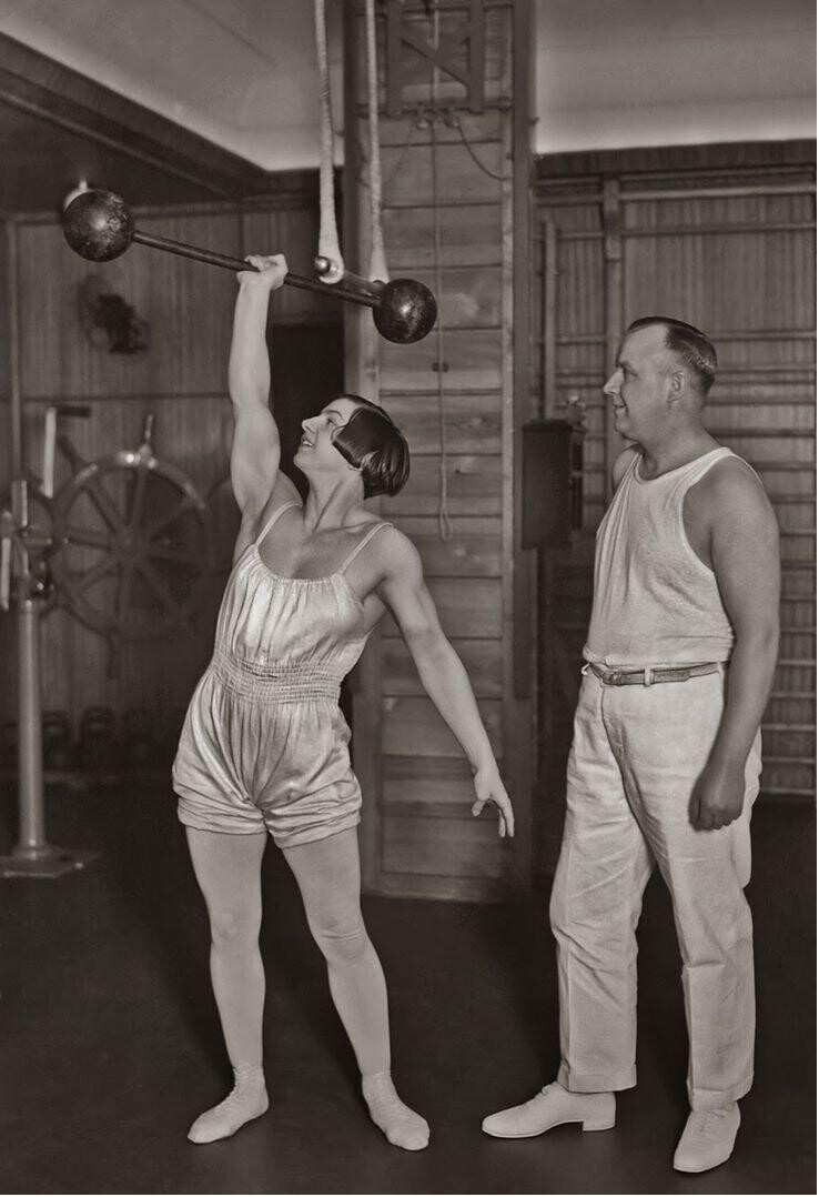 What Going to the Gym Looked Like Before Clout Posting