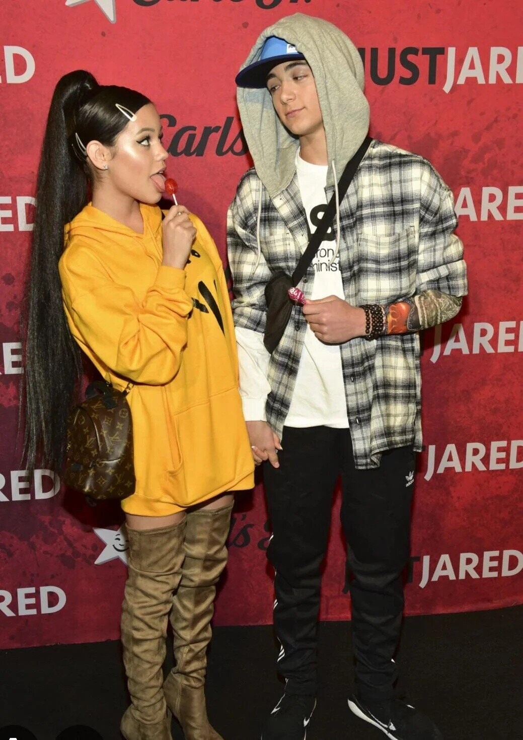 D JUSTJARI arls ED ARE ron minis إزارة E JAREI JARED ED is JARED RED