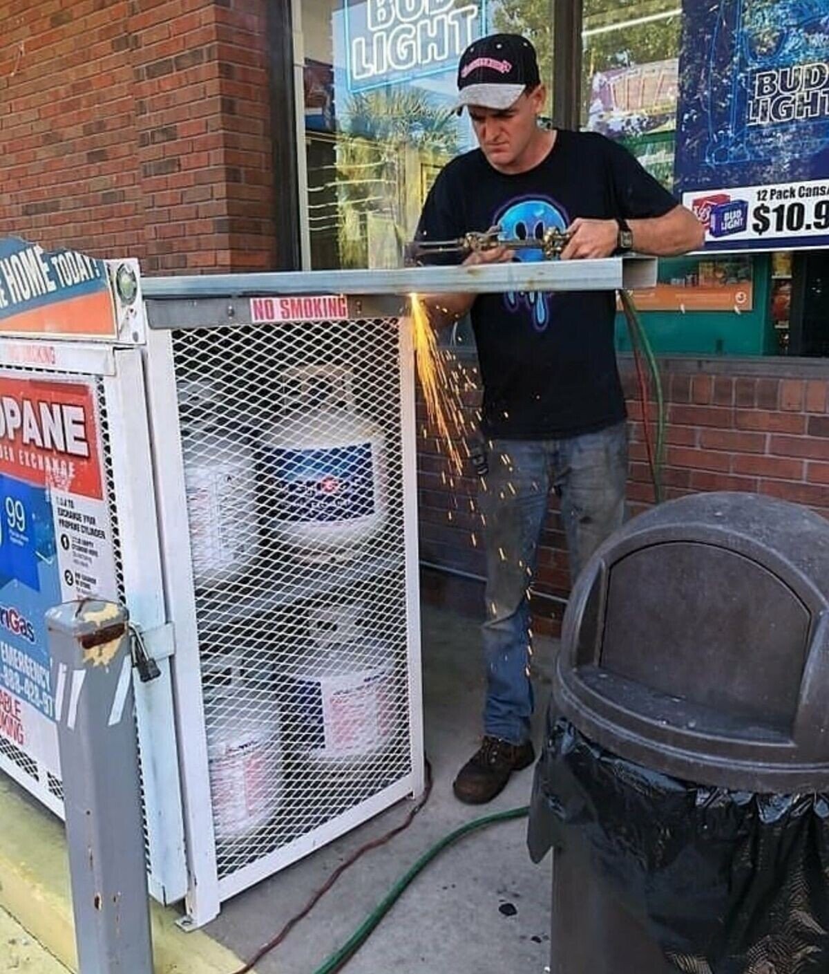 BOAT BUD LIGHT LIGHT 12 Pack Cans BUD $10.9 LIGNT 2 HOME TODAY NO SMOKING THO SMOKING PANE ER EXCHANGE 12478 99 USA PROPERES CLUMBER can 1 1 6a KING e was Gas EMERGENCY 992-428-97 F NG