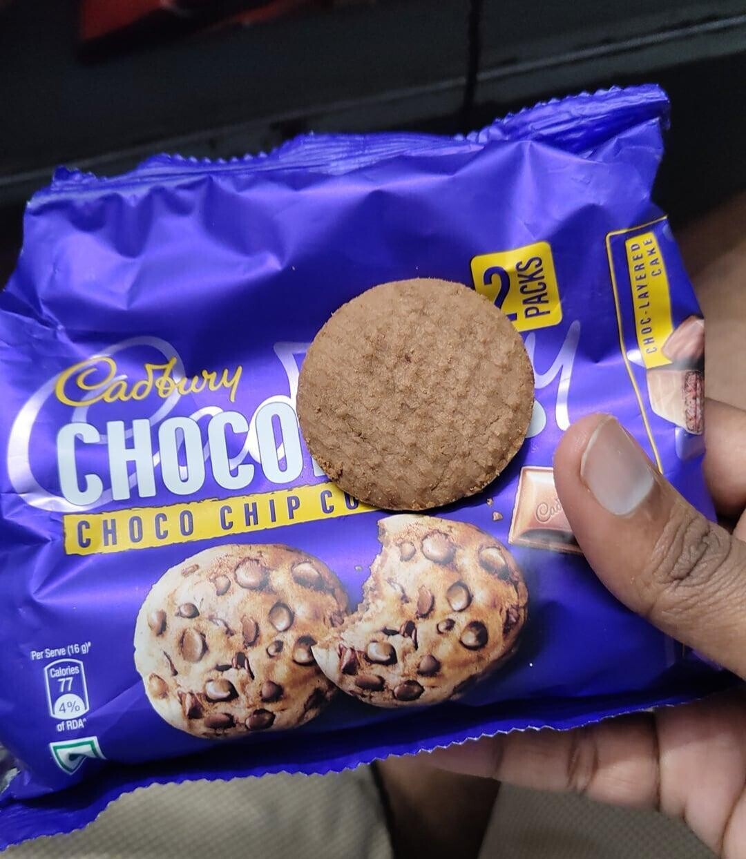 ? Cadbury CAKE PACKS CHOCO CHOC-LAYERED CHOCO CHIP CO Per Serve (16 g)* Calories 77 4% of RDA*