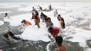 15 Tragic Photos of Water Nobody Should Be In