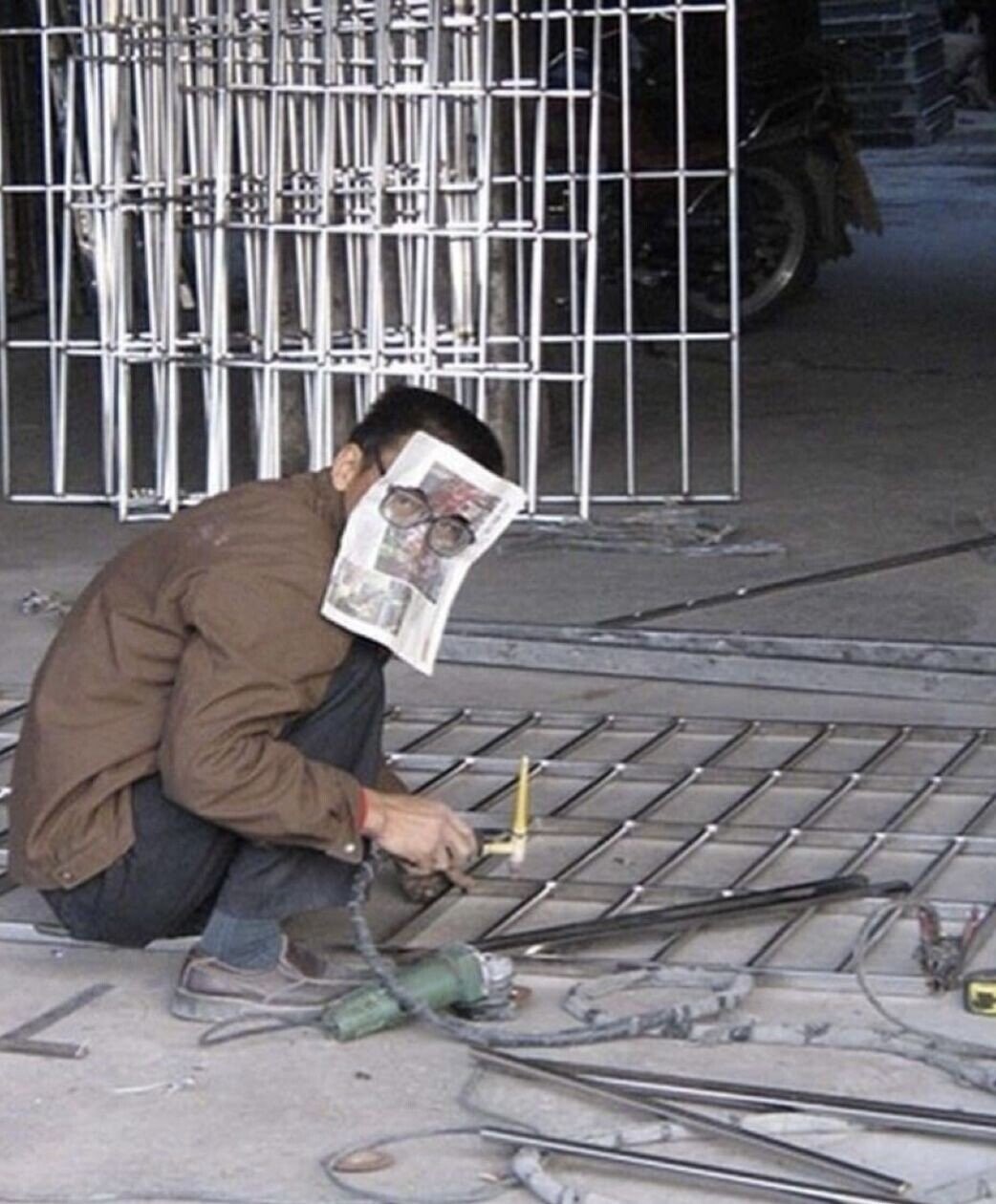 Photos Where Nobody Should Be Operating Power Tools