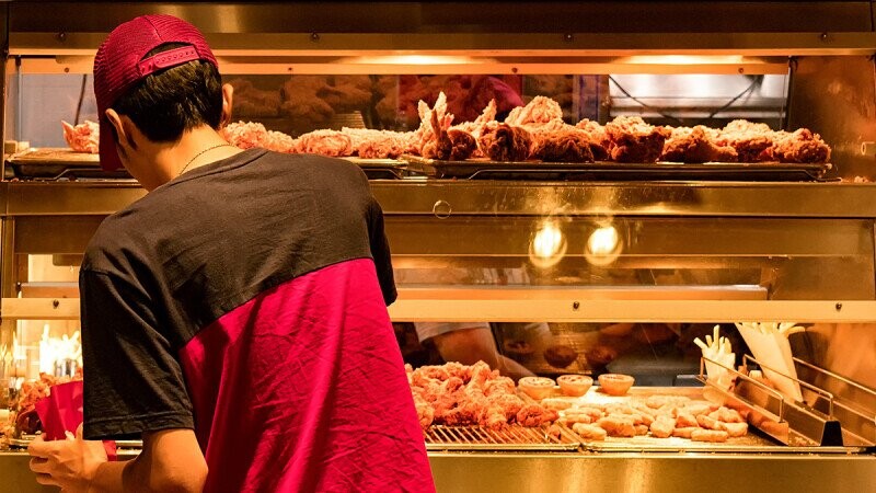 32 Fast-Food Facts We Ordered Off the Dollar Menu and Paid for With a Fistful of Wrinkly Bills