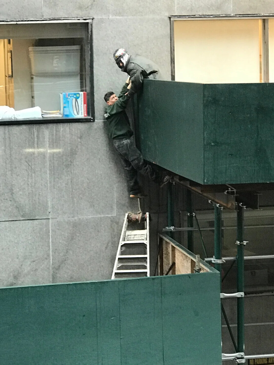 / I 1 I [ NO PARKING ANY