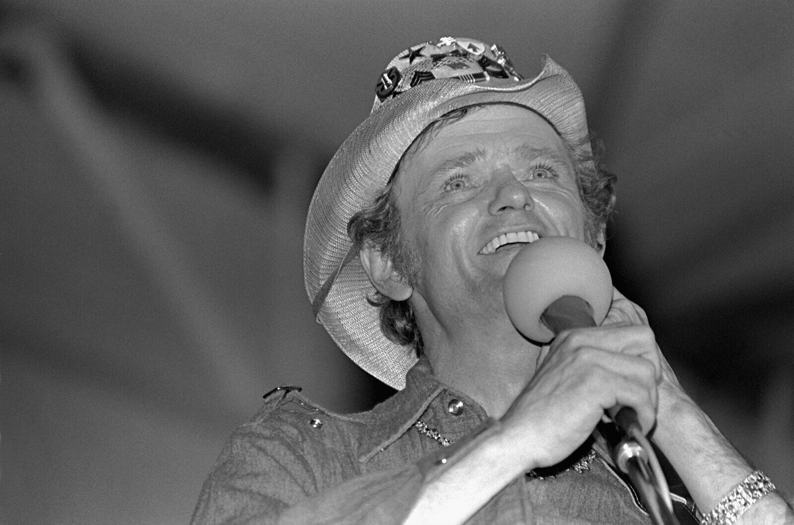 The Dumbest Country Music Songs to Come from the 1970s