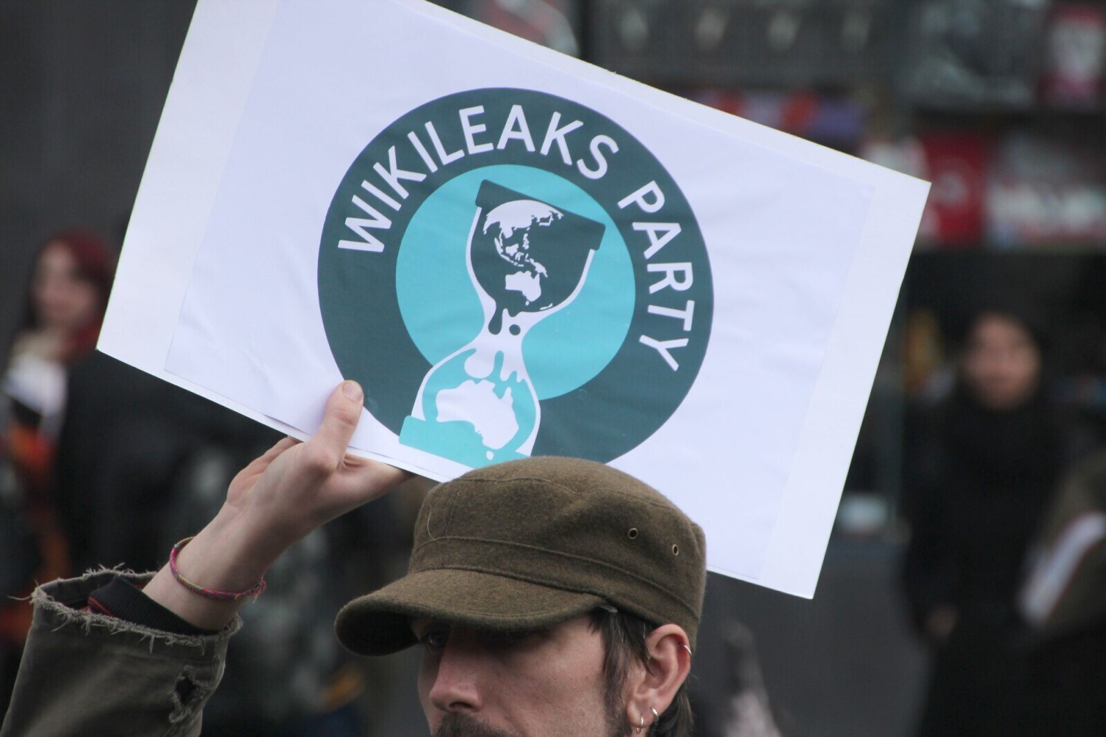 PARTY WIKILEAKS