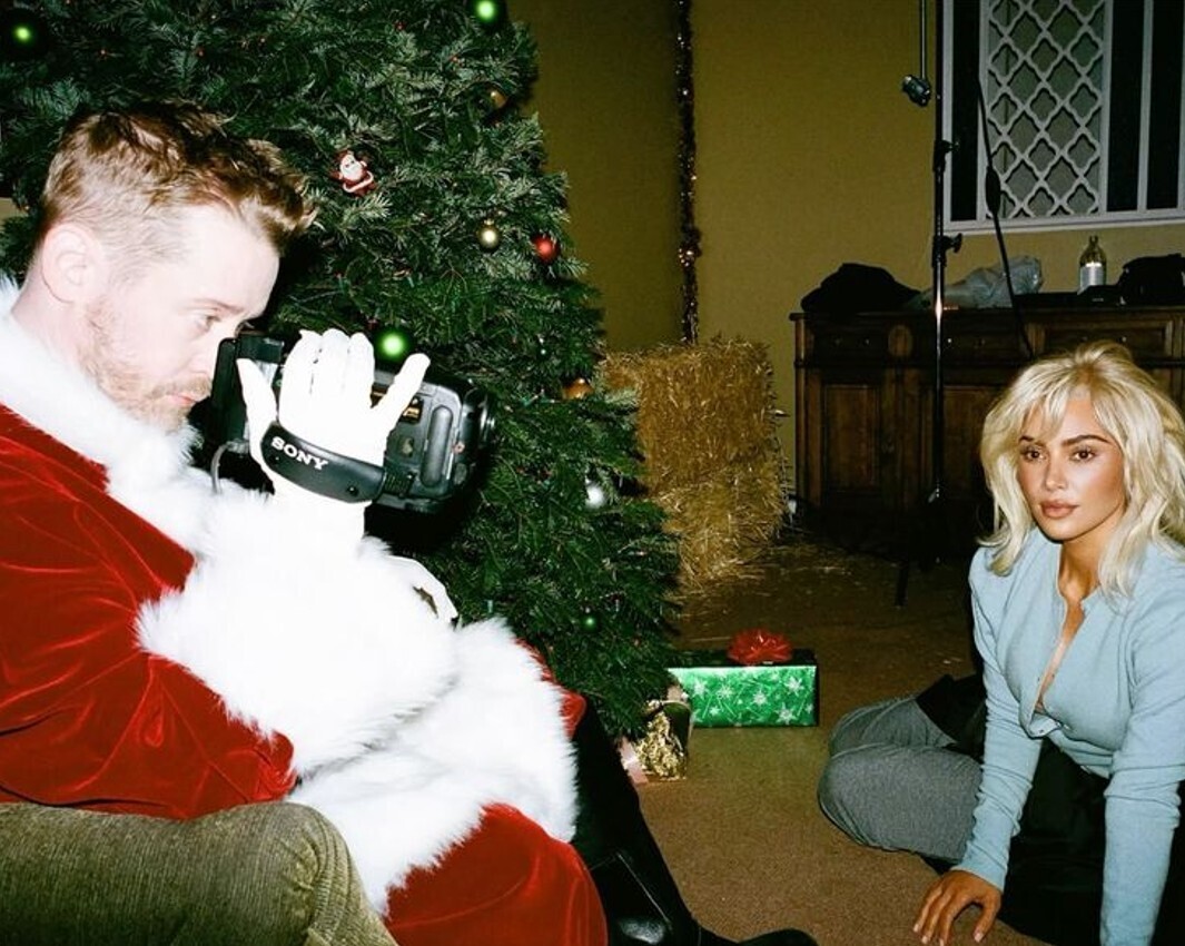 Christmas Photos Much More Naughty Than Nice