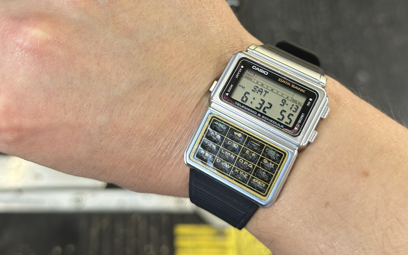 CASIO ADJUST DATA BANK THIS NEXT WEEK PM SAT 9-13 5 @AM2W 5 SIG.AL. INV MODE 6:32 55 30% TELEMEMO & SCHEDULE C/SECRET W and A U C.O 25 E F NK G H LMN OPQ MARATU XYZ SPACE