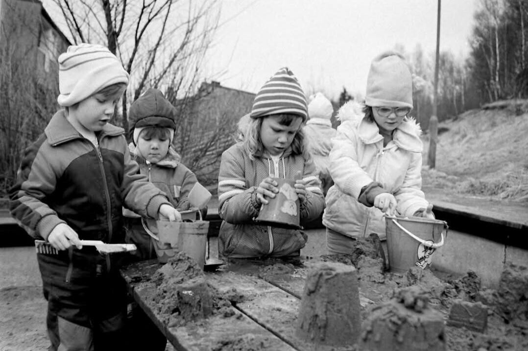 What it Looked Like to Be Alive Back in 1985