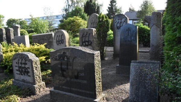 Photos Where People Have No Respect of Fellow Citizens