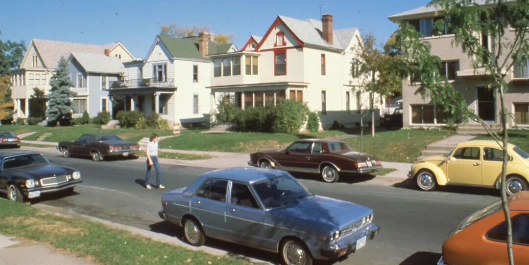 What it Looked Like to Be Alive Back in 1985