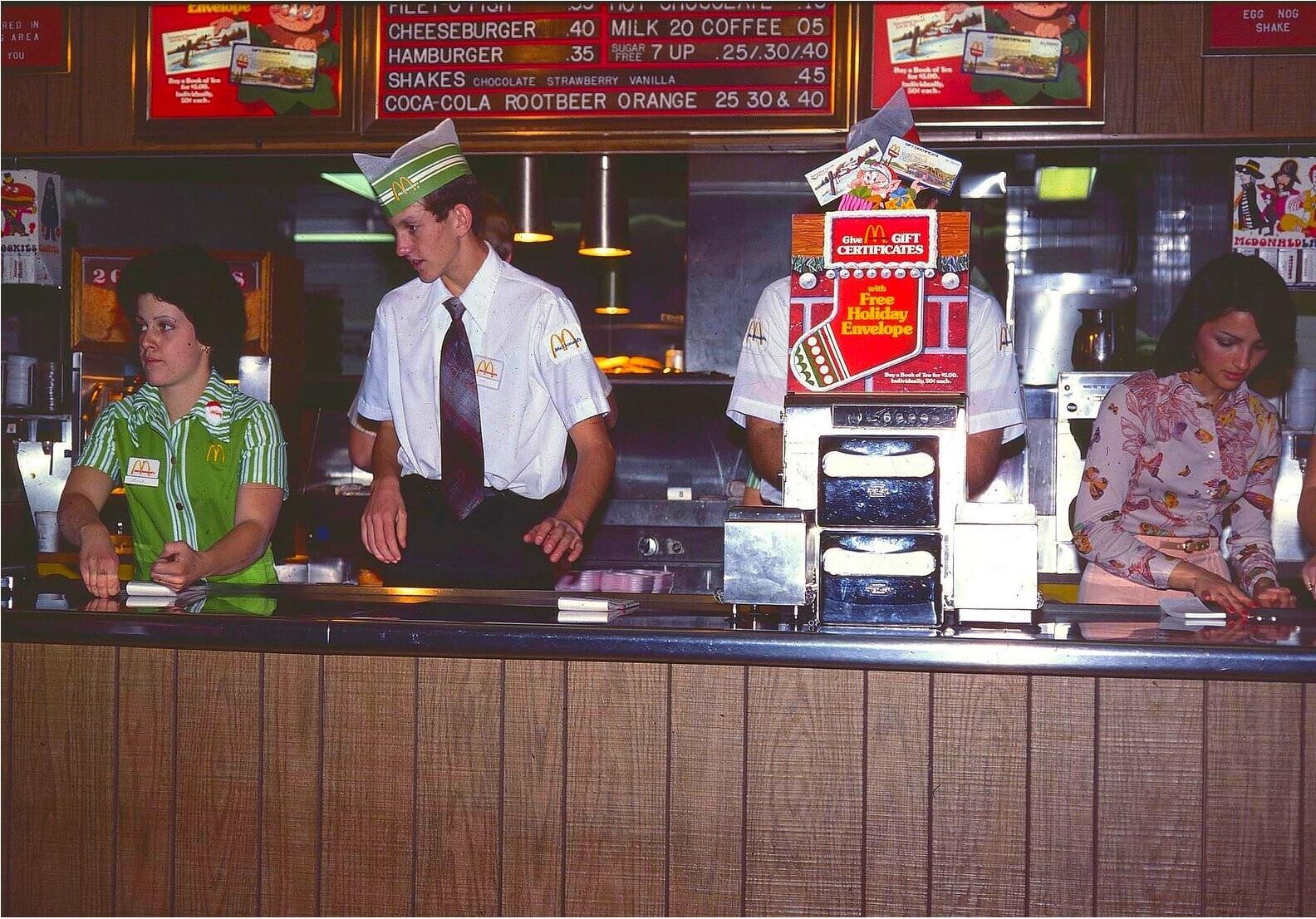 FILEI Envelope BUT NOG EGG RED IN 40 MILK 20 COFFEE 05 CHEESEBURGER SHAKE AREA YOU .35 SUGAR FREE 7 UP .25/.30/.40 HAMBURGER Buy Bor 45.00 a Book of Tre .45 SHAKES CHOCOLATE STRAWBERRY VANILLA Bar45.00 حسب SO each. 50teach. COCA-COLA ROOTBEER ORANGE 25 30 & 40 y Give B GIFT McDONALDLIN BOKILS CERTIFICATES 20 with Free Holiday Envelope M M Bay yoBook of Tea for ks.00. Individuality M M