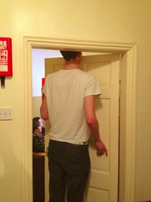 People Who Are So Tall That Life Can’t Be Easy