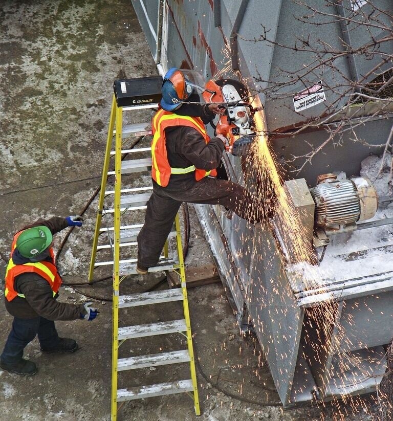 E FEATHERLITE STARTS THIS AUTOMATICALLY EQUIPMENT 