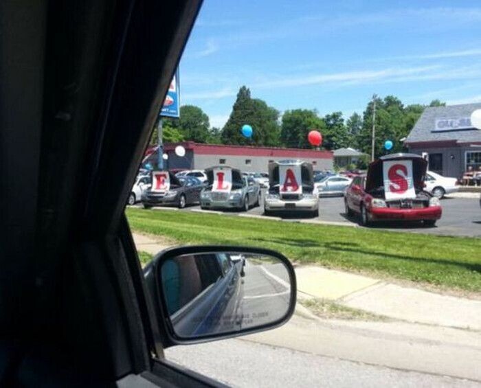 - - OLLESS E L A S une RUS CAT