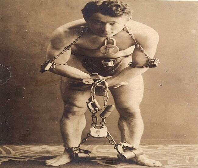 20 Historical Harry Houdini Facts You Can’t Escape