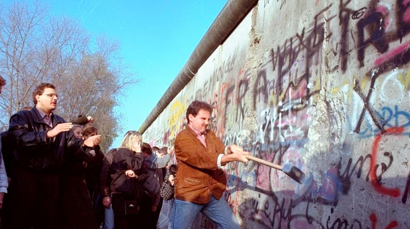 Photos That You Can Smell, Hear, and Fear