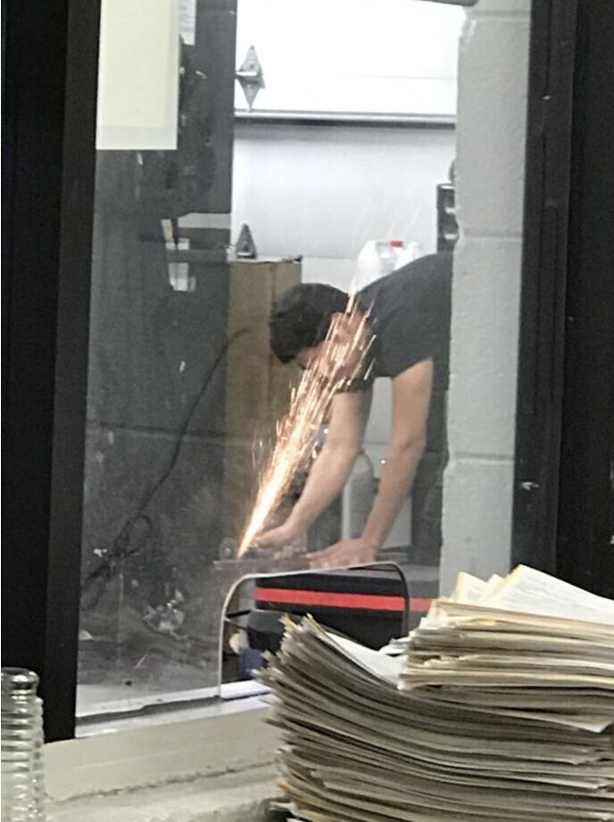 20 Photos Where People Are Currently Dropping the Ball