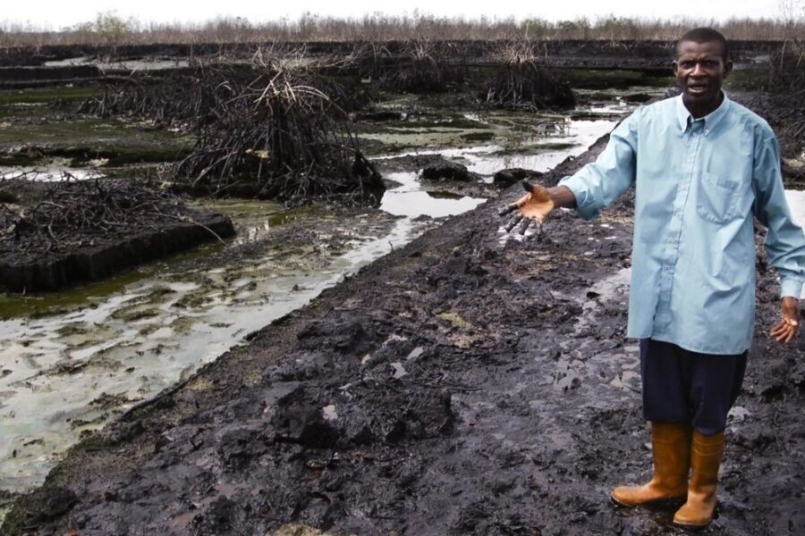 15 Tragic Photos of Water Nobody Should Be In