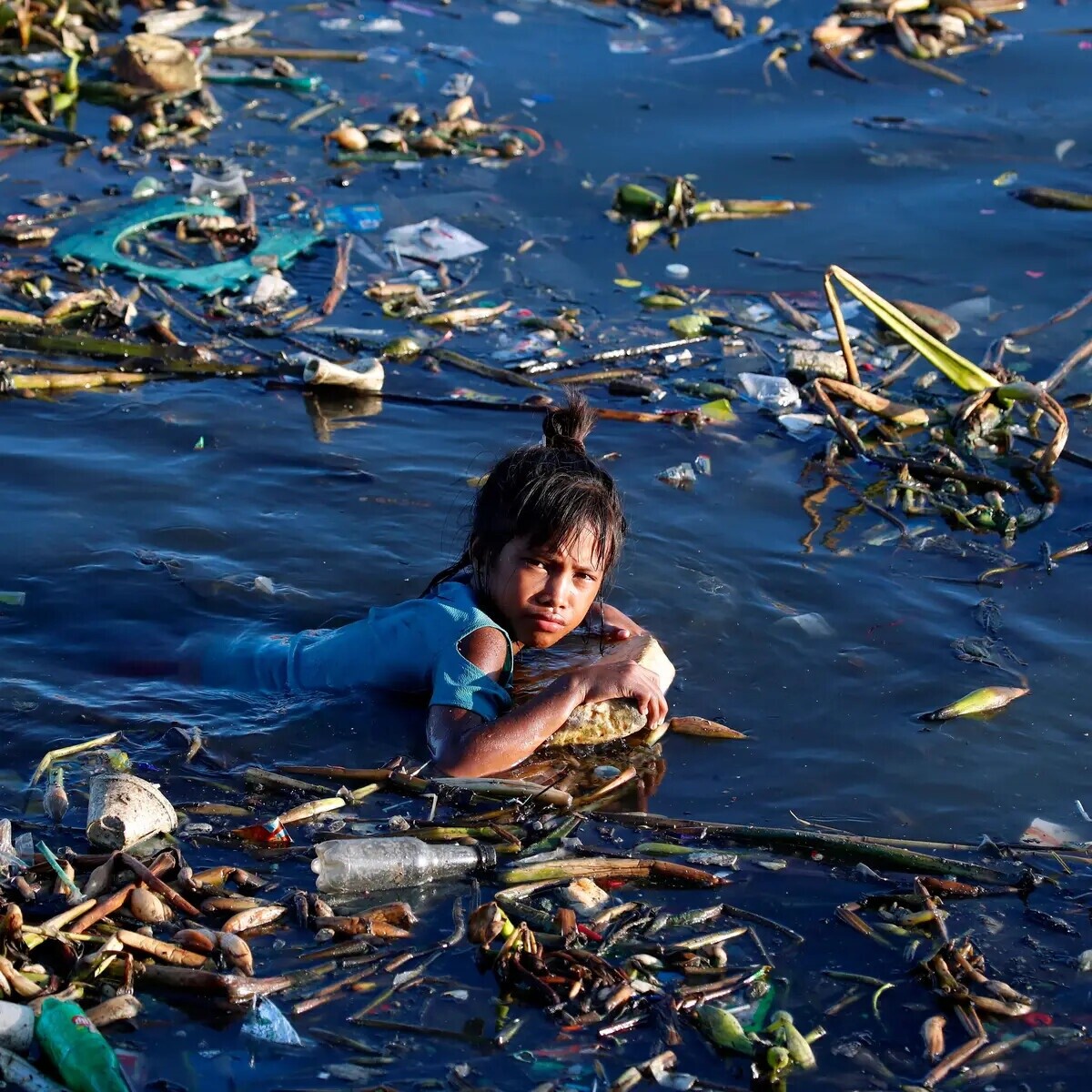 15 Tragic Photos of Water Nobody Should Be In