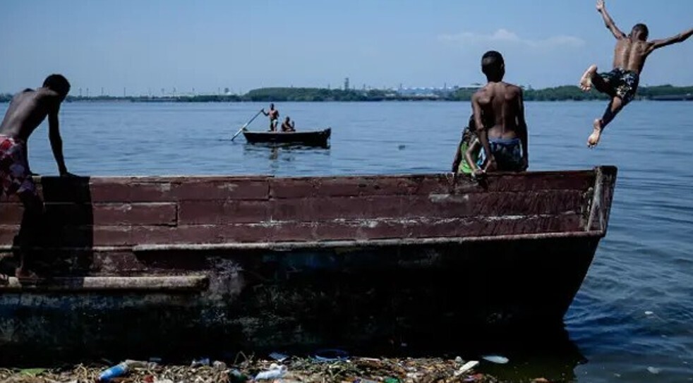 15 Tragic Photos of Water Nobody Should Be In