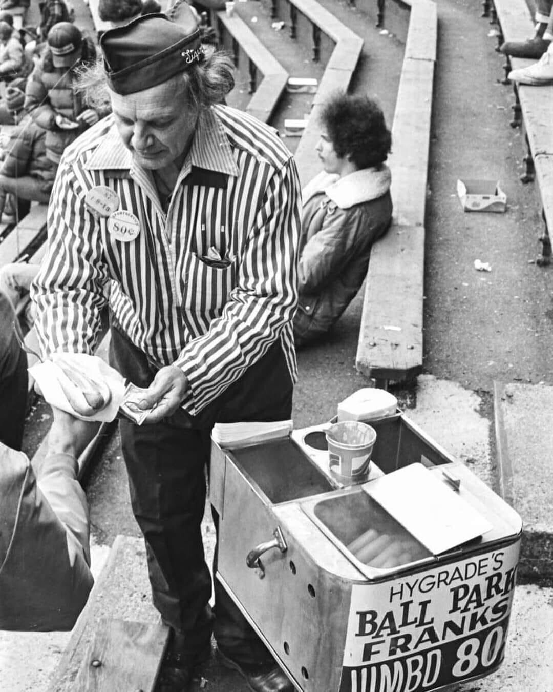 Lique 8-18 800 HYGRADE'S BALL PARK FRANKS LUMBO 80