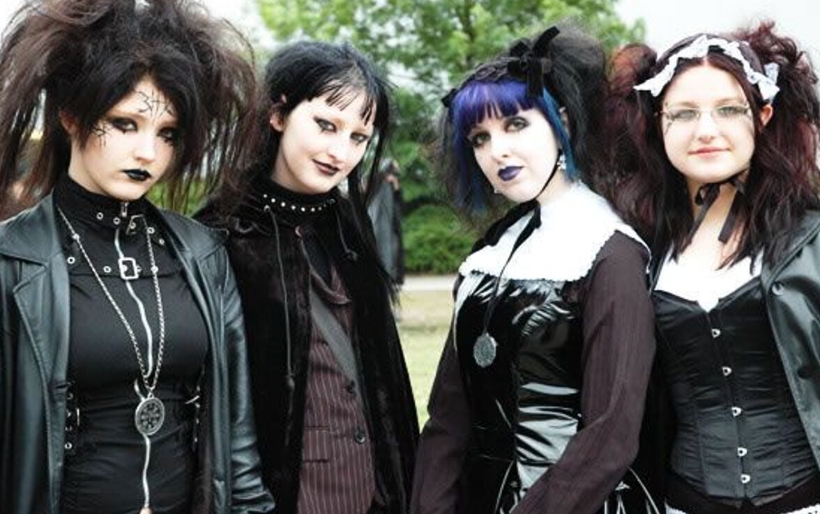 20 Old Photos Reminding You the Internet Never Forgets