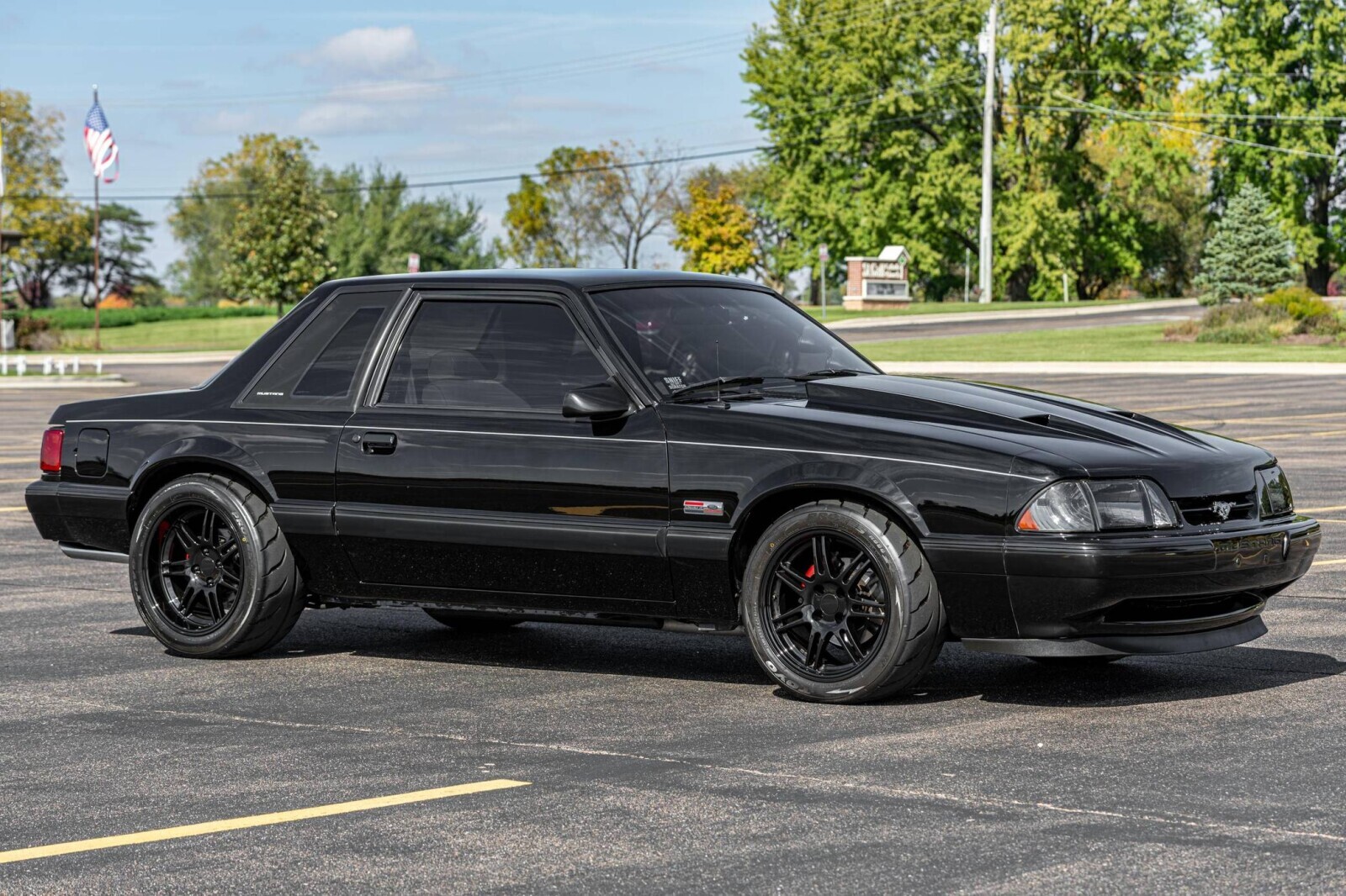 20 Photos Admiring the 1980s' Prettiest Cars