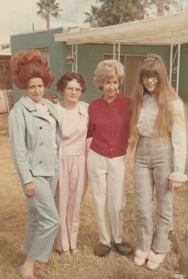 20 Photos From The Past That People Definitely Regret