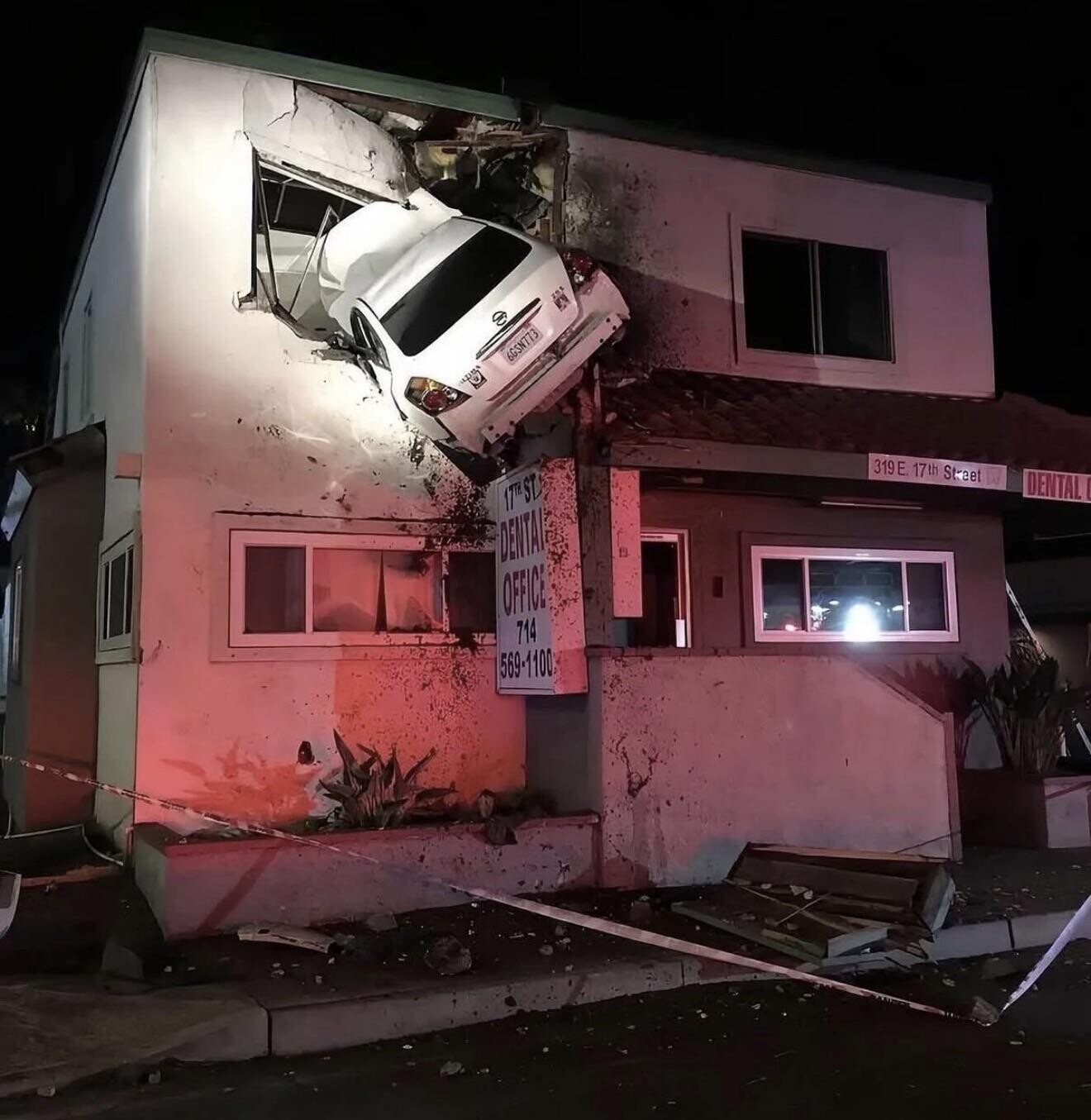 6GSN773 17TH ST 319E 17th Street DENTAI DENTAL OFFICE 714 569-1100