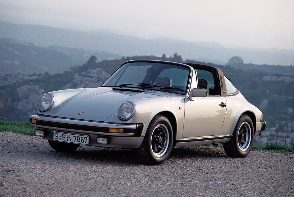 20 Photos Admiring the 1980s' Prettiest Cars