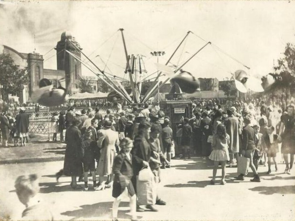 Vintage Carnival Rides Where Safety Was Just Optional