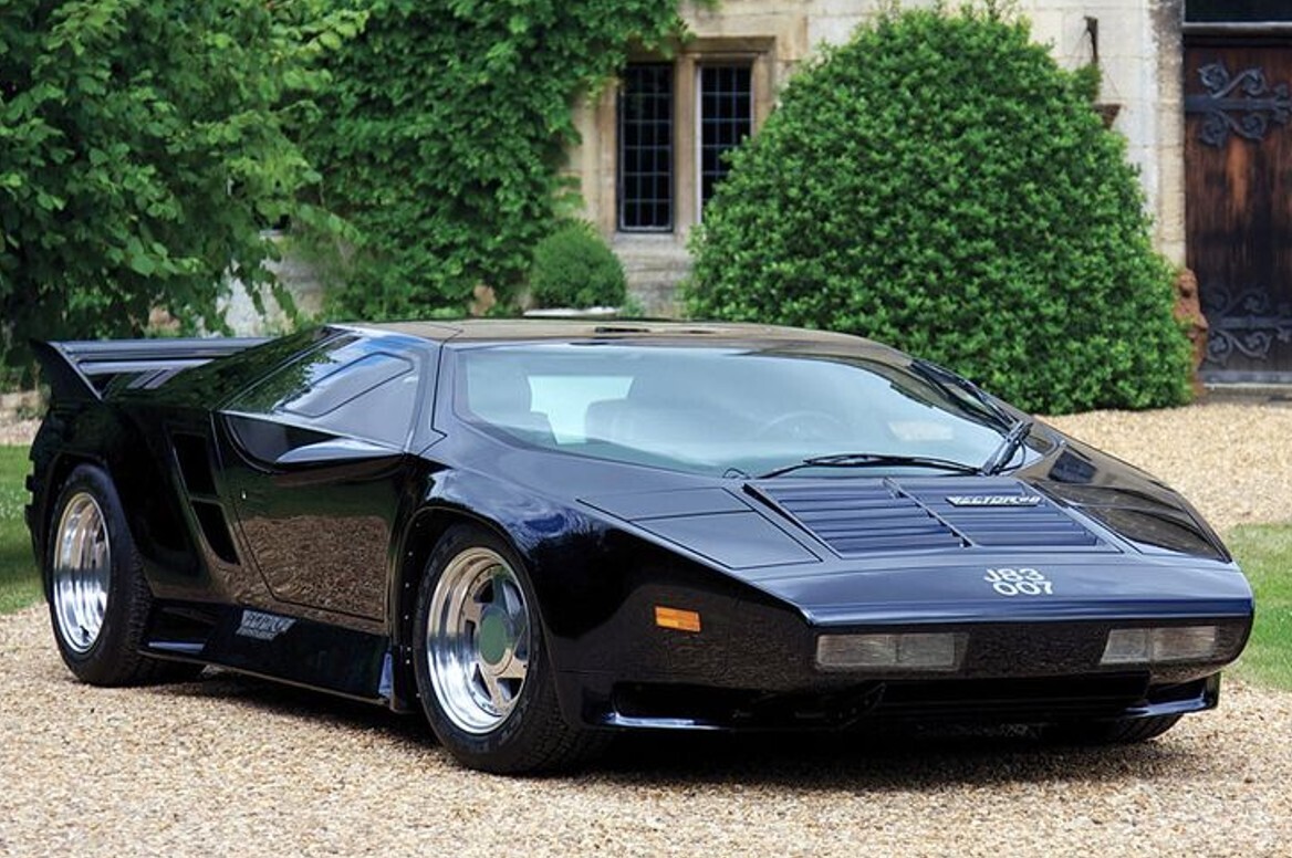 20 Photos Admiring the 1980s' Prettiest Cars