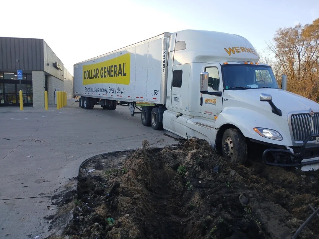 WERNE 35491 DOLLAR GENERAL Save time Save money, Every day. 53' - f 78512 WERNER ENTERPRISES