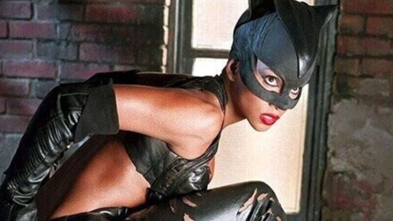 28 Pop Culture Trivia Nuggets That Do Not Like To Be Called 'Kernels', Just Ask The Guy Flat On His Back