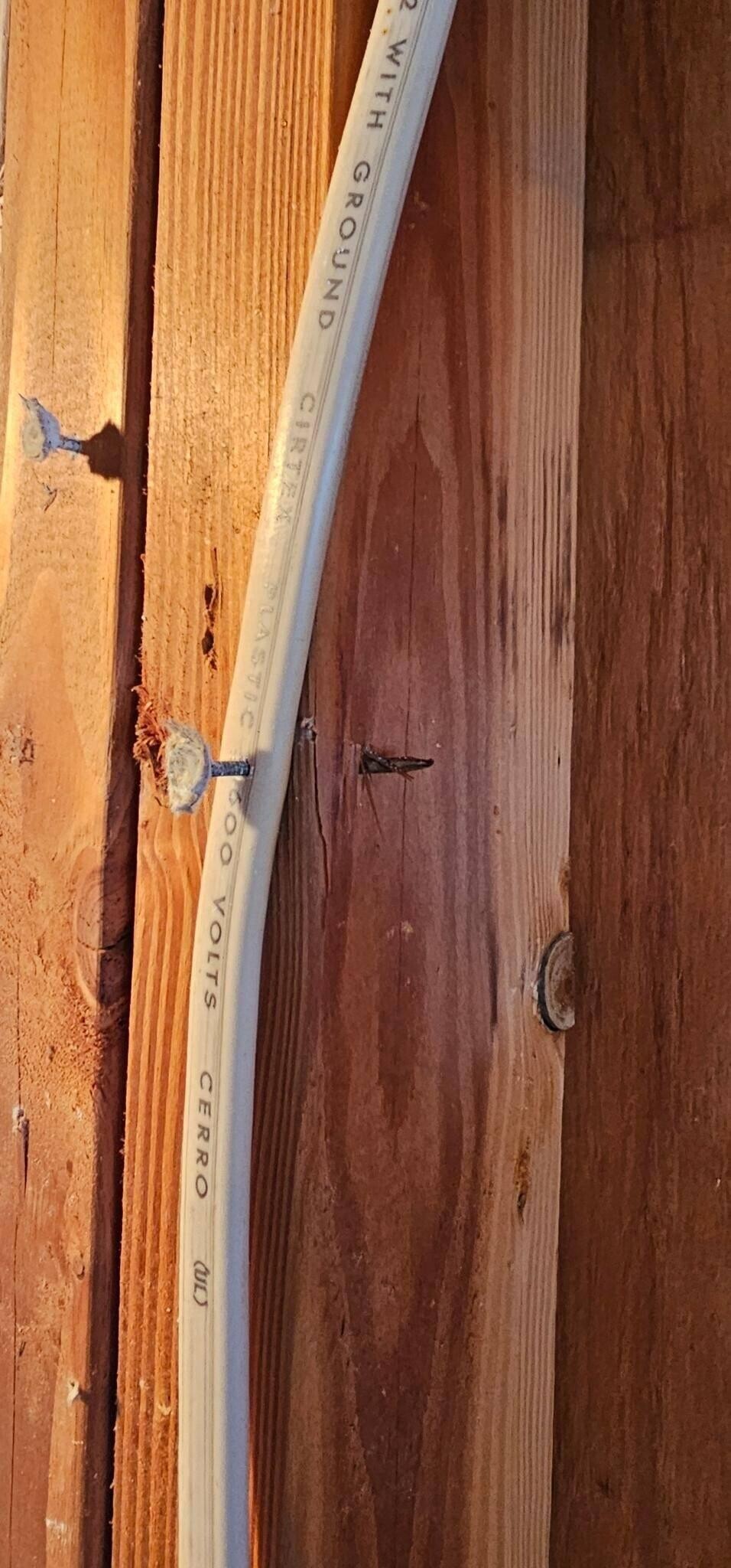 2 WITH GROUND CIRTEX PLASTIC (UC) 600 VOLTS CERRO