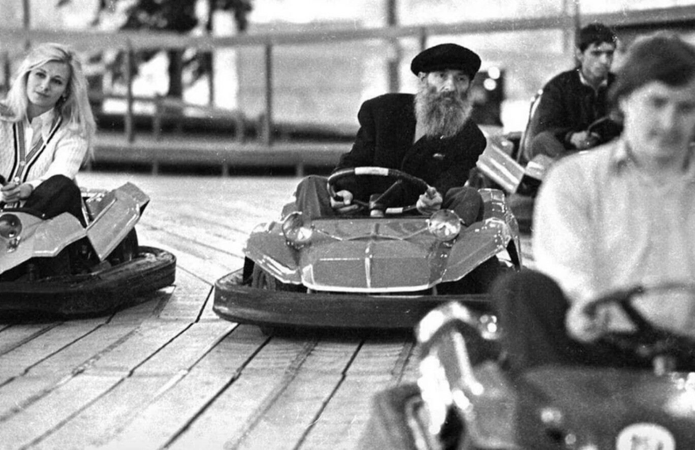 Vintage Carnival Rides Where Safety Was Just Optional